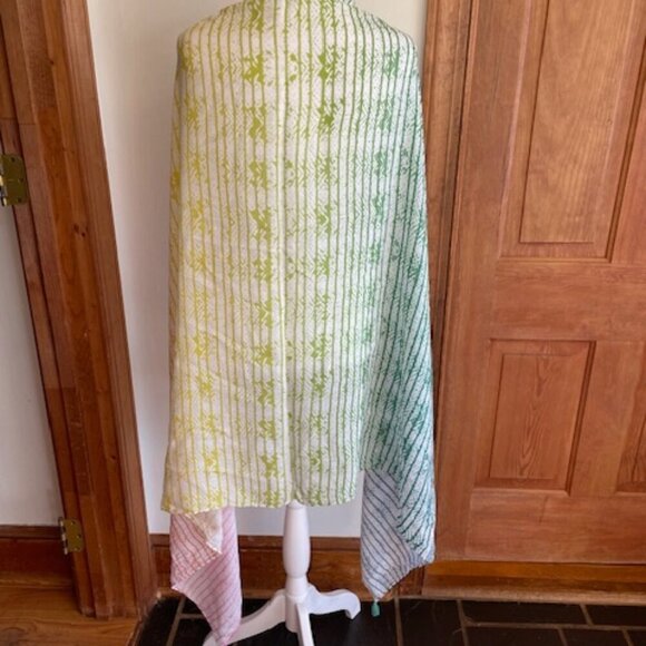 STELLA & DOT Large Pastel Oblong Scarf Wrap Sarong Tassel Corners - Picture 4 of 13